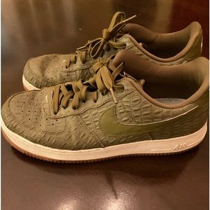 Mens size 11 Nike Air Force Ones Gators in great shape.
